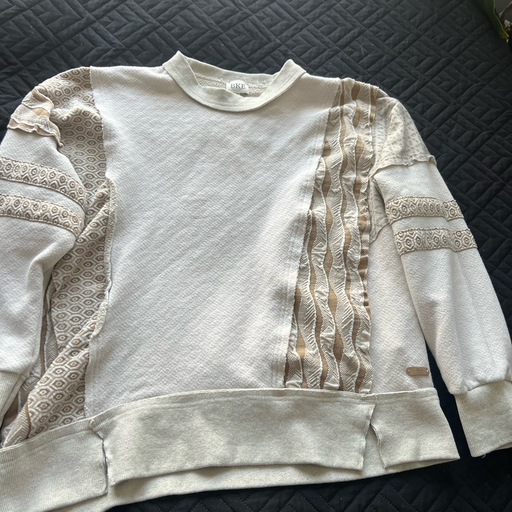 BKE Cream and Tan Textured Knit Top